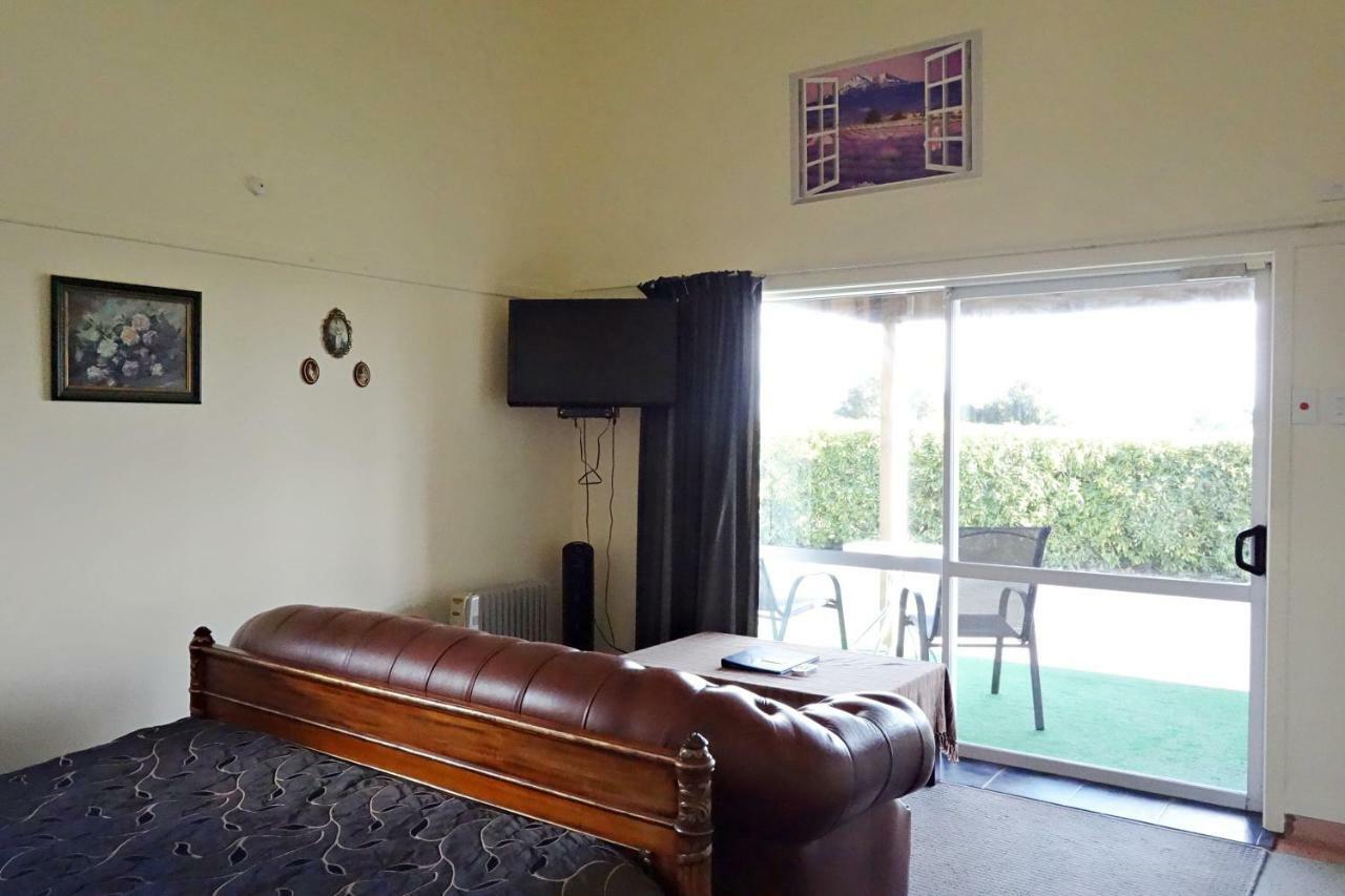 Manor Views Nz Hotel Huntly Eksteriør billede