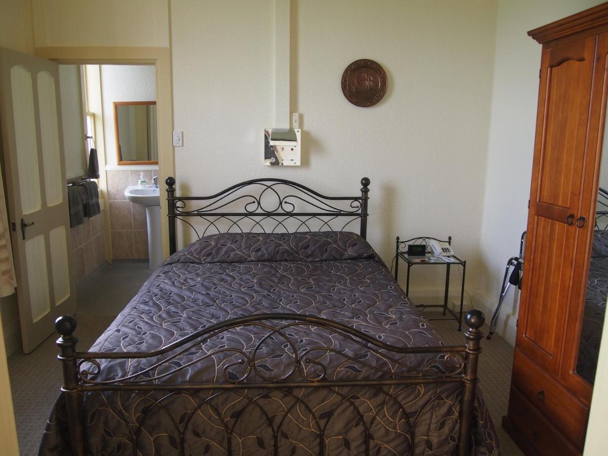 Manor Views Nz Hotel Huntly Eksteriør billede